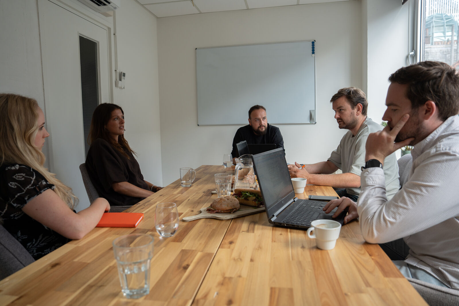 Een Cut The Crap-sessie in de praktijk: iedereen aan tafel